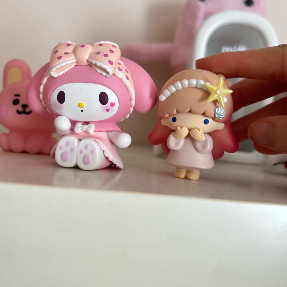 Sanrio my melody blind box figures Cute Pink and White Figurines